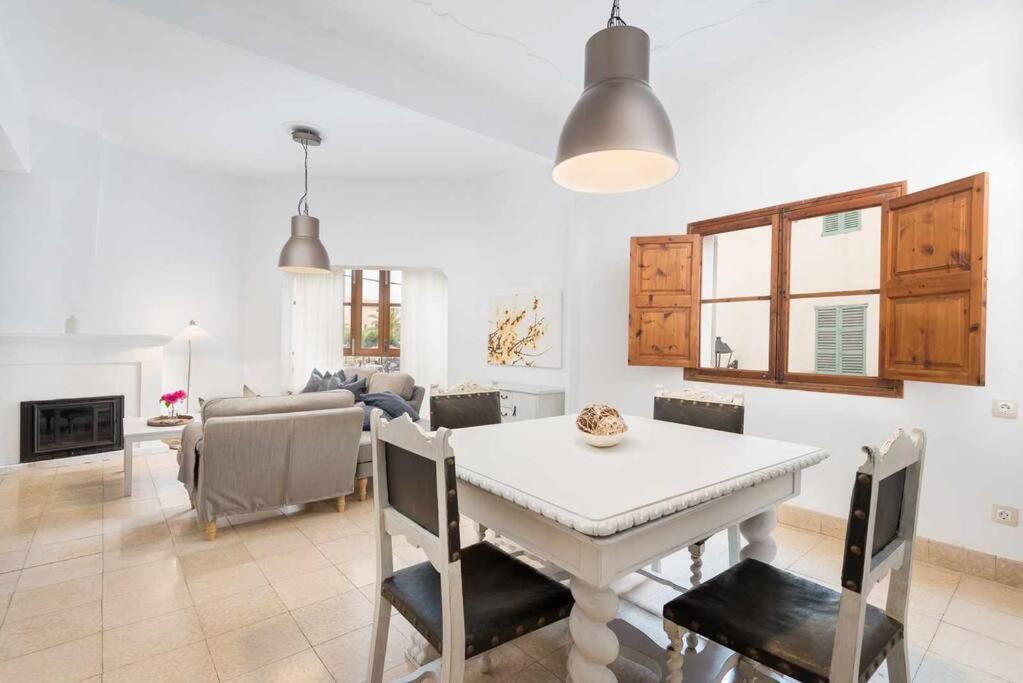 Plaza Maca, Adosado En El Centro De Appartement Campanet
